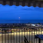 Vistas Frontales Al Mar Apartment