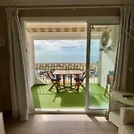 Vistas Frontales Al Mar